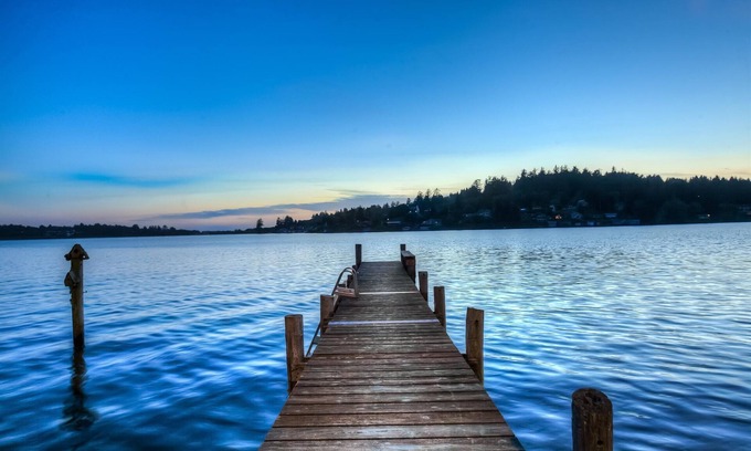 Otis House | Brannholm Glass Lakefront Home -Pet friendly
