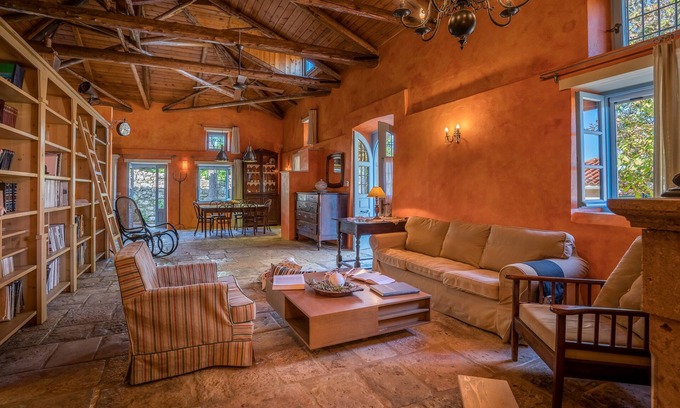 Kallithea House | Bratis 4-bedroom Holiday Home