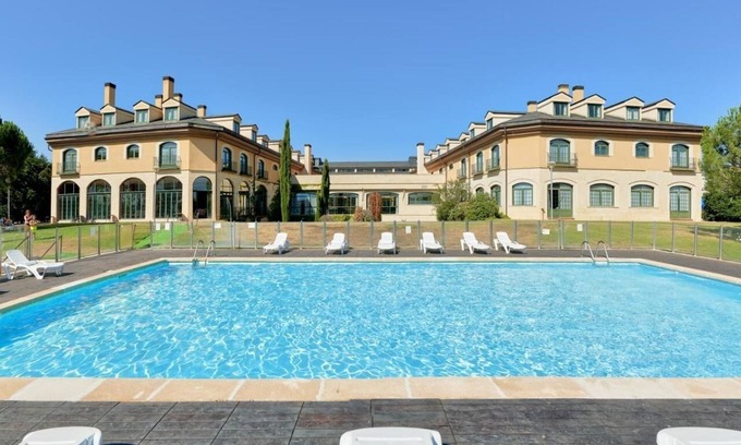 Cebreros Hotel | Breathe Nature's Calm in a Scenic Room Just Minutes from Ávila