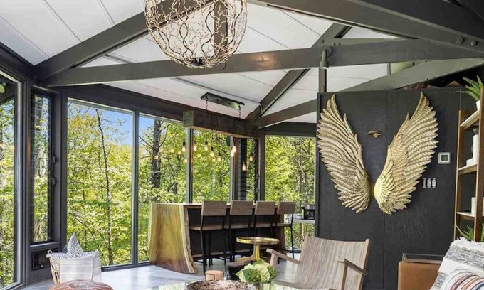 Beech Mountain Cabin | Breathtaking Boutique Treehouse nestled in clouds