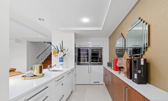 Yeronga Apartment | Breathtaking designed to draw on its rare riverside
