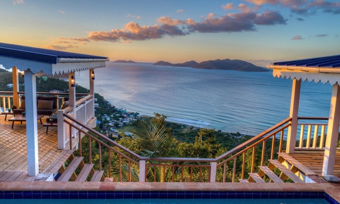 West End Villa | Breathtaking Views and Simple Elegance at Pelican Peak Villa