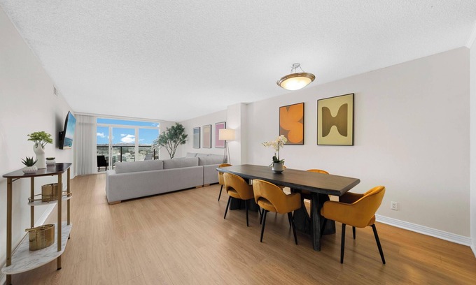 Marina Peninsula Apartment | Breezy & Beautiful 3BR Marina del Rey Getaway