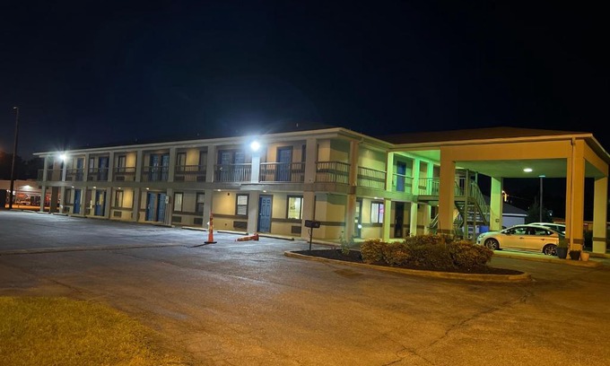 Amory Hotel | Briarwood Inn