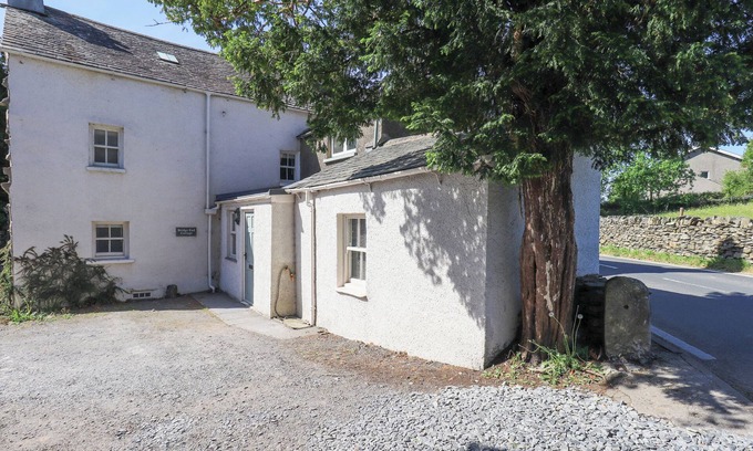 Haverthwaite Cottage | BRIDGE END COTTAGE, pet friendly, with open fire in Cartmel