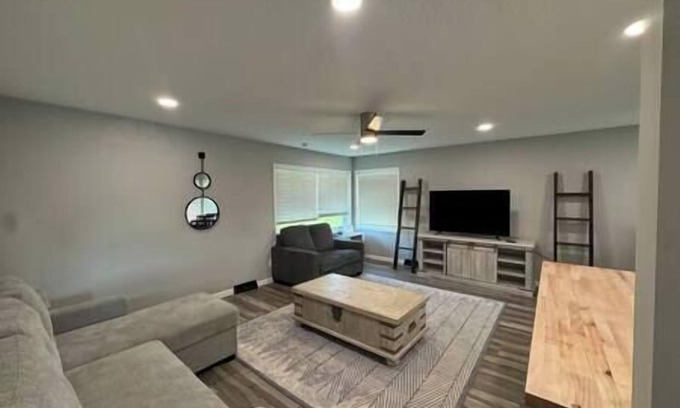 Macon House | Briggs Convenience Haven, Briggs Convenience Haven