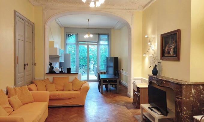 Etterbeek Apartment | Bright 1-bedroom apartment with terrace near Montgomery