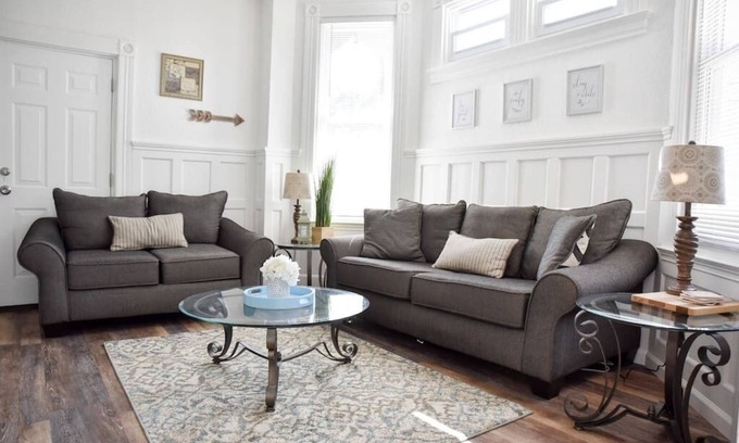 Crafton House | Bright 1BR Retreat | Near Downtown & Airport