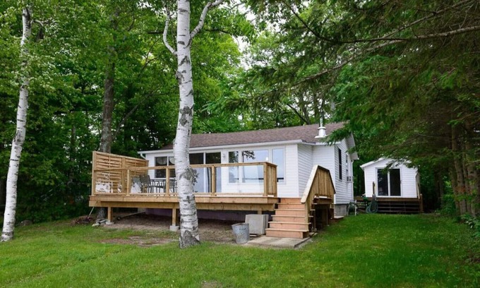 Port McNicoll Cottage | Bright 2 Bdrm Waterfront Cottage on Georgian Bay
