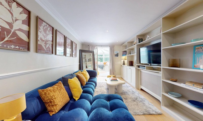 Hackney Wick Apartment | Bright 2 Bed W/Patio & Garden on Victoria Park