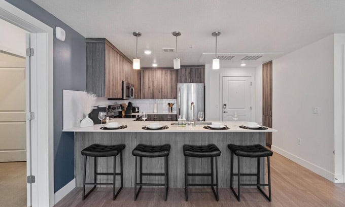 Downtown Salt Lake City Apartment | Bright 2BR/2BA Stay in SLC w/Balcony