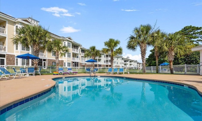 Central Myrtle Beach Condo | Bright 2BR Condo w/Pool – Pet-Friendly for 30 day Stays and Longer