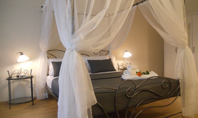 Pietrasanta Apartment | Bright and graceful Suite in the heart of Pietrasanta