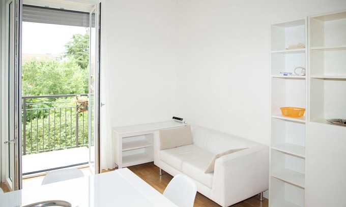 Zona Zara Apartment | Bright and quiet apartment near Isola neighborhood