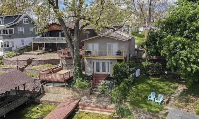 Portage Lakes House | Bright and updated home directly on Portage Lakes