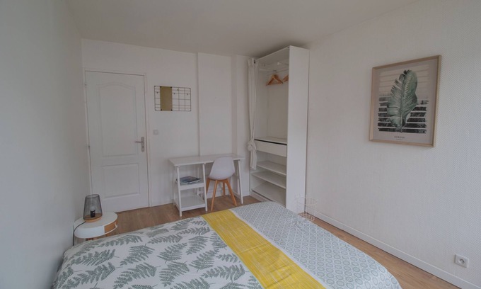 Saint-Nazaire Apartment | Bright apartment near the station