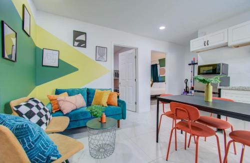 Greater East End Apartment | Bright & Cheerful 2-BD 1-BA Home by Buffalo Bayou