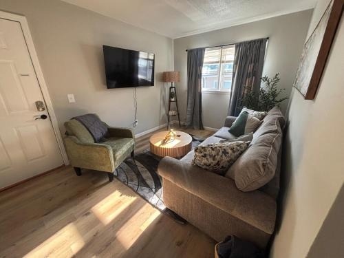 Manhattan Apartment | Bright & Convenient Living Near K-State Unit 6