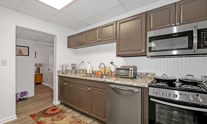 North Decatur House | Bright & Efficient Apartment for Extended Stays!