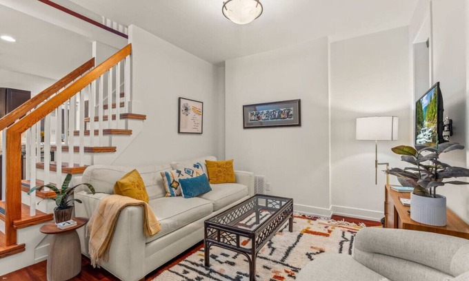 Queen Village House | Bright & Modern Home with Patio