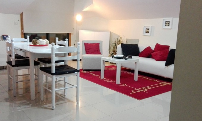 O Rosal Apartment | Bright penthouse in El Baixo Miño