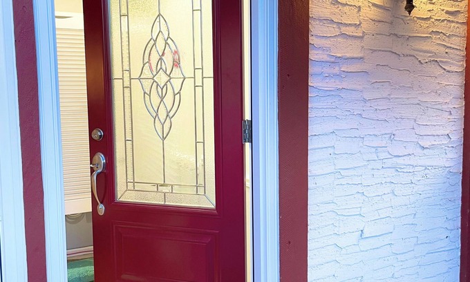 Winnipeg Condo | Bright & Premium Charleswood Home