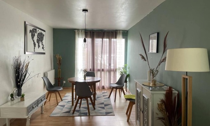 Saint-Hilaire-Saint-Florent House | Bright, quiet house with enclosed garden