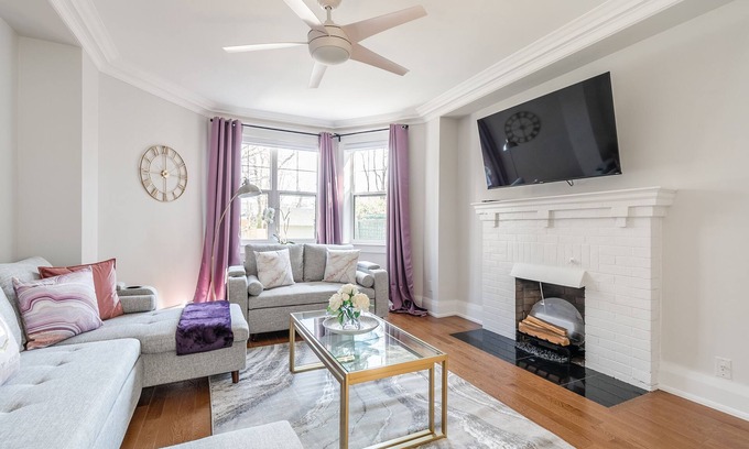 Cedarvale Apartment | Bright & Spacious 2BR Apartment near Casa Loma