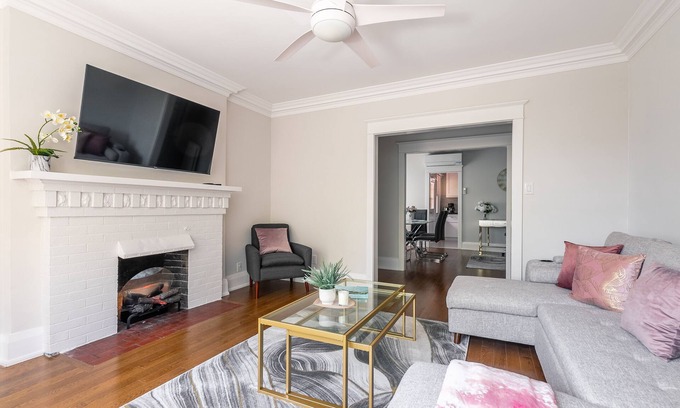 Humewood-Cedarvale Apartment | Bright & Spacious 2BR Apartment near Casa Loma