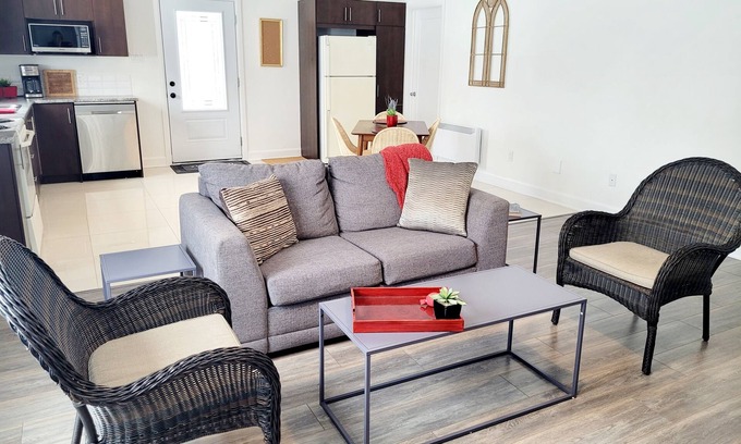 Val-des-Monts Apartment | Bright, spacious, and private apartment