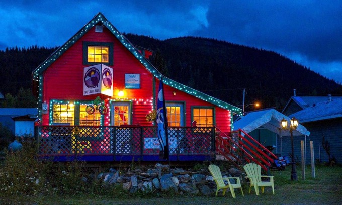 Wells House | Bright & Spacious Cabin Rental in Mountains near Prince George, BC