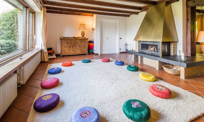 Hoisdorf House | Bright, Spacious 'Duplex' @ Little Paradise, 25 min to Hamburg City Center