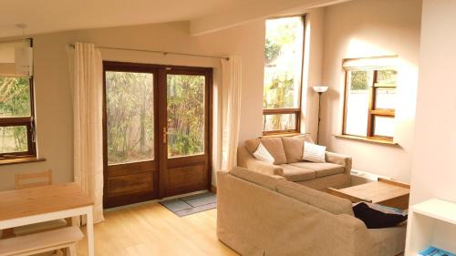 Booterstown Apartment | Bright spacious mews in great location