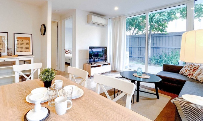 Brighton Apartment | Brilliant 2B Brighton Apt Near Beach*Garden