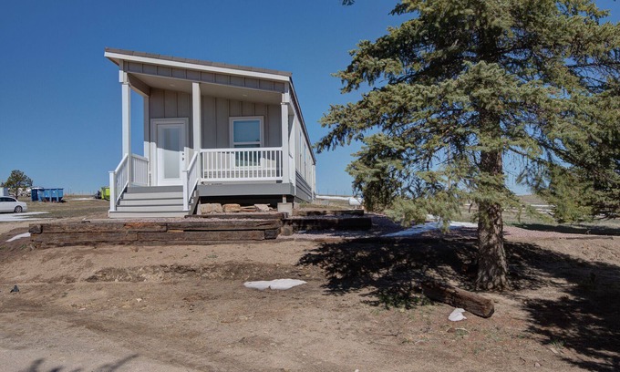 Colorado Springs Cottage | Bring the entire family including your horses to our awesome Horse Retreat