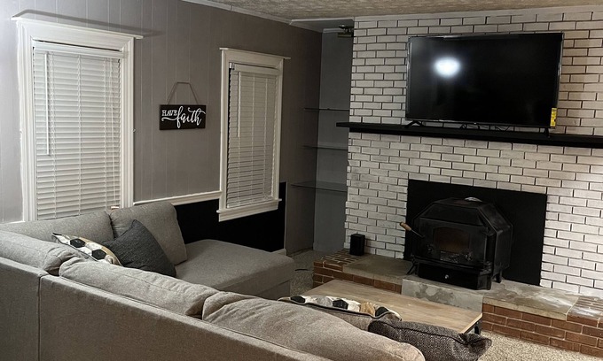 Morrow Apartment | Bring the family for a nice relaxing stay in our home!