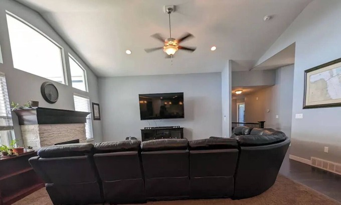 Pleasant View House | Bring the whole family! Plenty of beds, plenty of space, plenty of fun!