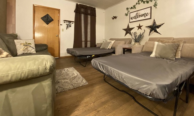 Cumberland House | Bring the whole family to this charming home and