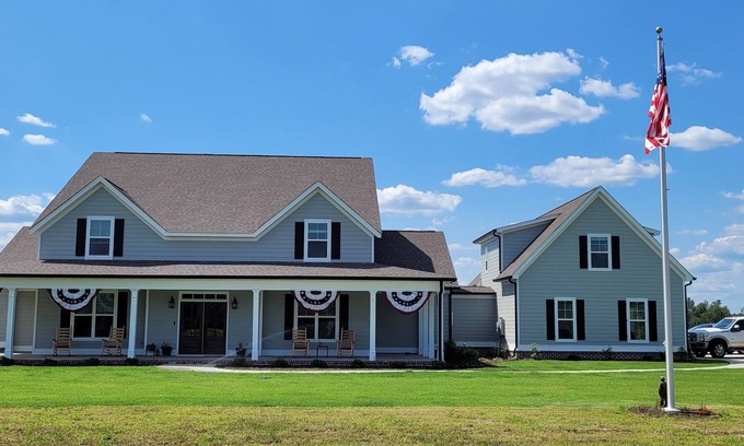 Williston Apartment | Bring your horses!1 Bdrm Apt, sleeps four in a quiet country setting.