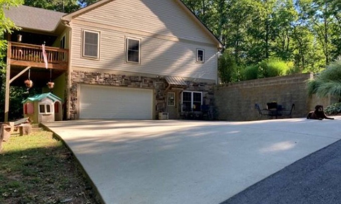 Fairview House | Bring your pet and come play in our Mtns. Only Minutes from Asheville.