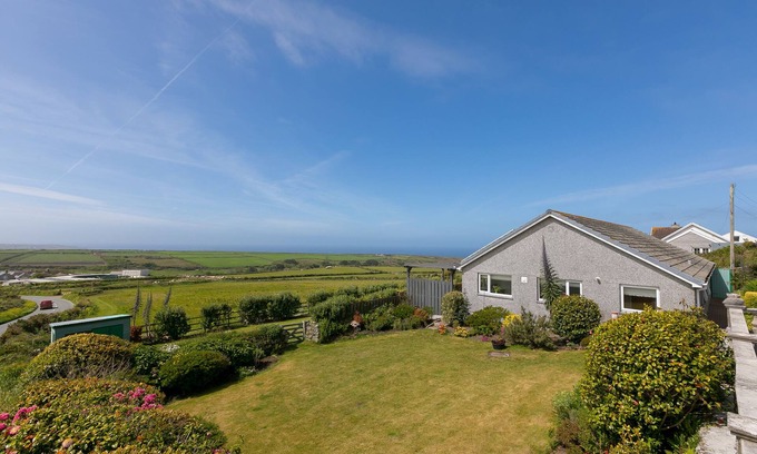 St Just House | BROADLANDS, pet friendly, country holiday cottage in St Just
