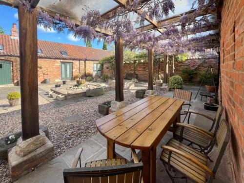 East Drayton House | Broadlea