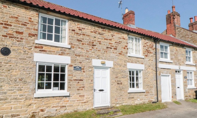 Hutton le Hole Cottage | BROOKLEIGH, pet friendly, character holiday cottage in Hutton-Le-Hole