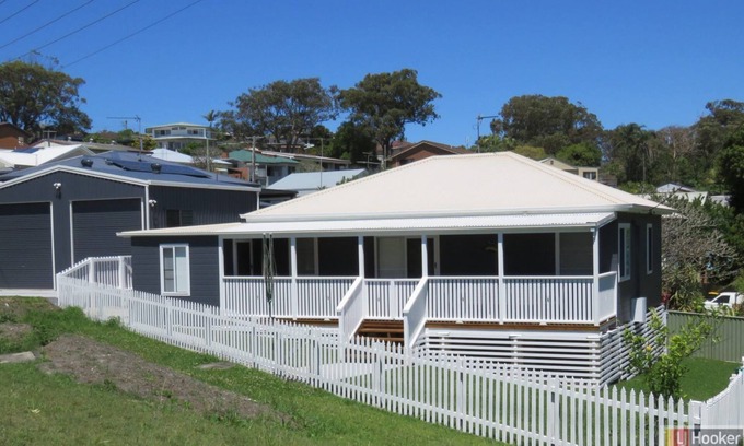 South West Rocks House | BROWNY'S R & R - Beach Cottage