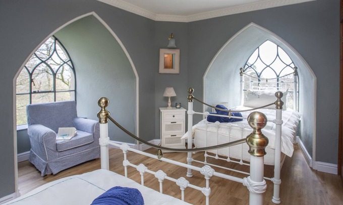 Garndolbenmaen Cottage | Brynkir Tower