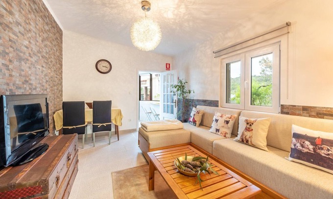 Loures Apartment | Bucelas Countryside Escape