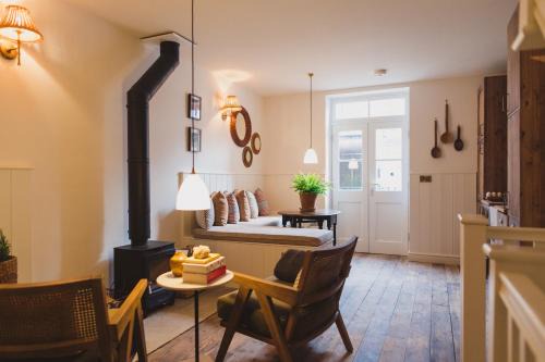 Broadstairs Apartment | Buckingham Mews Stone Cottage 4