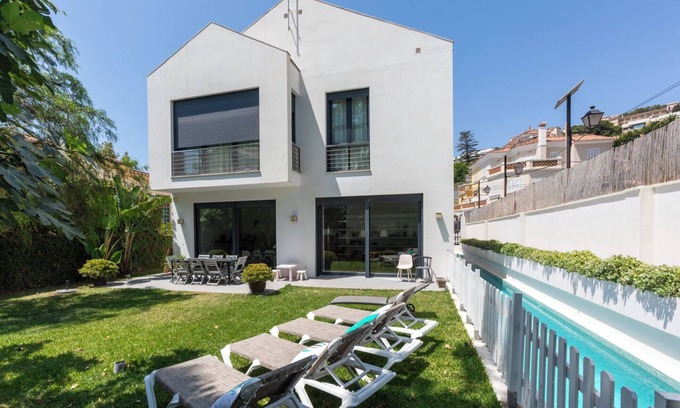 Pedregalejo Villa | Buenaventura, charming villa near the beach
