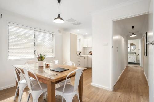 South Kalgoorlie House | Bullion Bungalow - Stylish, Secure 3 Bed Stay