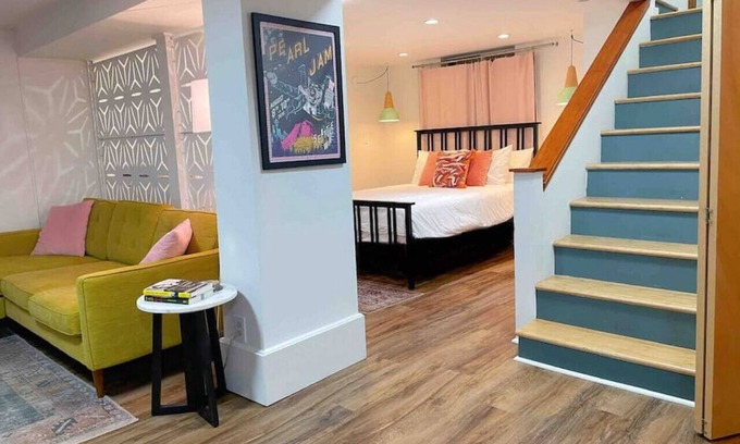 Fremont Apartment | Bumbershoot Suite in Fremont - Dog friendly!